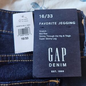 Brand New Gap favorite Jeggings